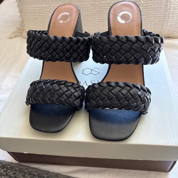 Sandals - Picture 4 of 5